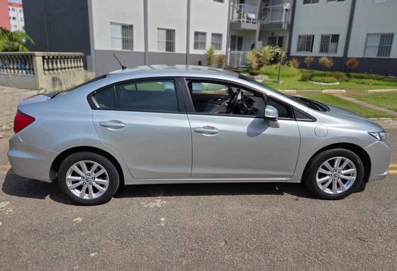 HONDA CIVIC 1.8 LXS 16V FLEX 4P AUTOMÁTICO
